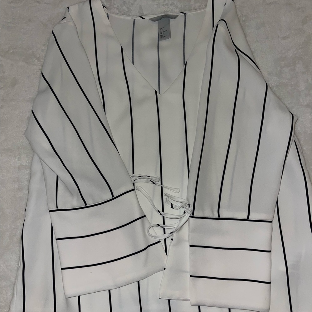 H&M Work Blouse - Picture 2 of 2